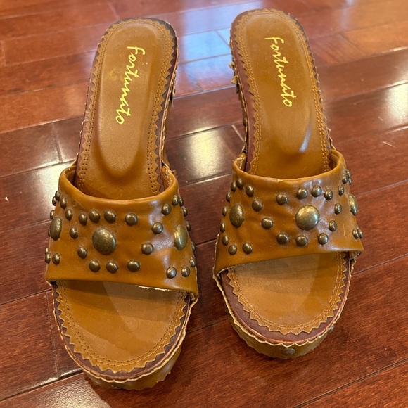 Wood Bottom Heels - Picture 4 of 4